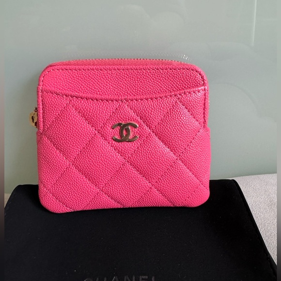 Chanel Zipped Card holder - Picture 2 of 6